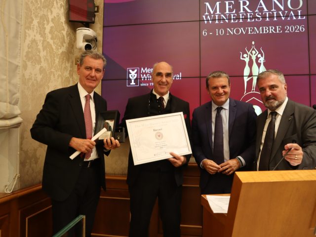 Ferrari WH Award Platinum 100punti (Marcello Lunelli, Helmuth Köcher, Gian Marco Centinaio, Andrea Radic)